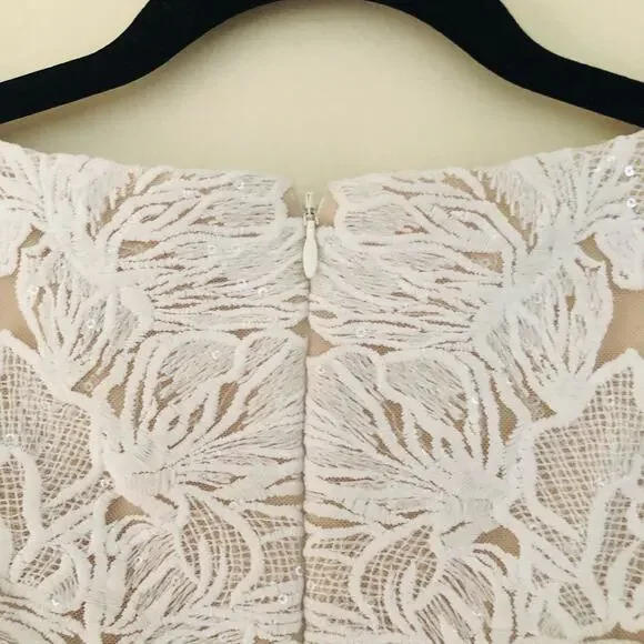 Adrianna Papell Embroidered Contrast Evening Gown Black Ivory Women's Size 2 - Picture 8 of 10